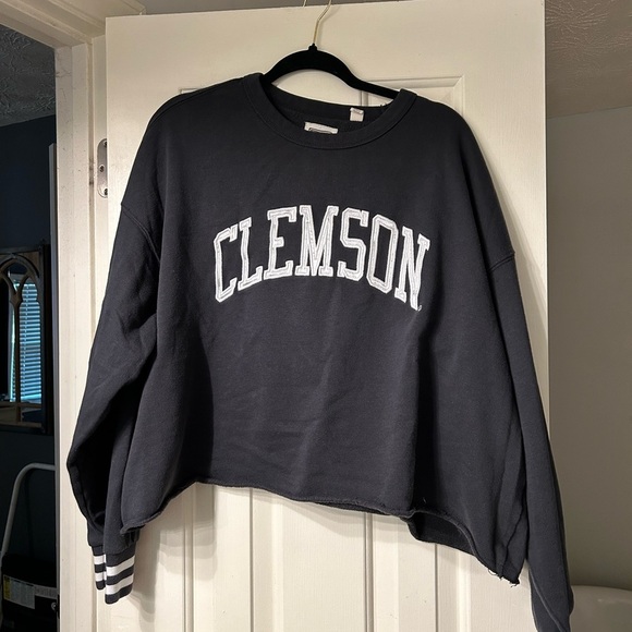 American Eagle Tailgate Women's Clemson Tigers Tipped Raw Hem Sweatshirt - Picture 2 of 4
